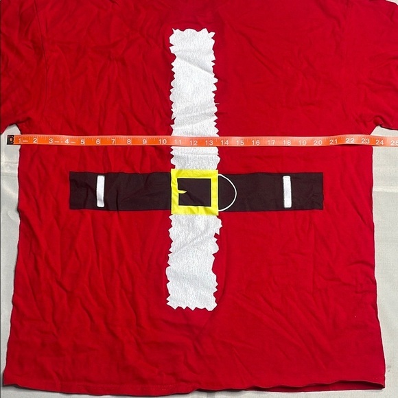 DELTA Red Santa Belt Graphic T-Shirt - Picture 4 of 7
